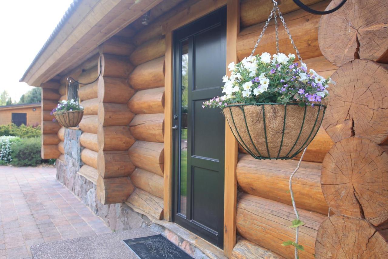 The Gorgeous Log House, That Brings Out The Smile! * Hara